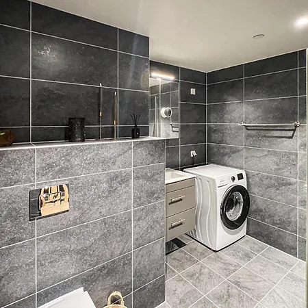 2 Bedroom Awesome In